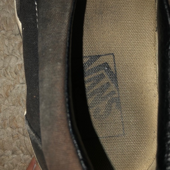 Vans - Picture 5 of 7